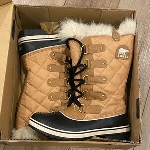 Sorel Women's Quilted Tan and Black Winter Boots
